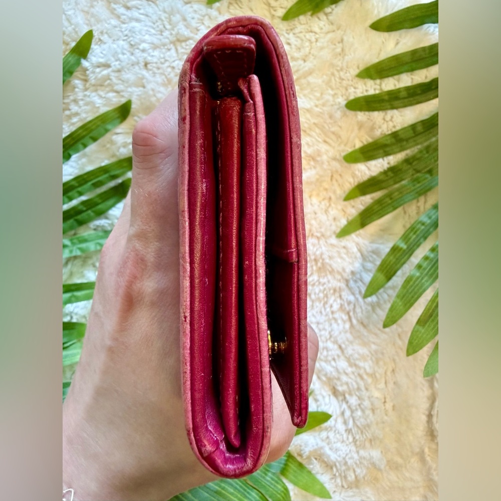 IN BOX! MIU MIU ๐ฉท Vibrant Pink Continental Italian Croc Leather Long Snap Wallet - Picture 12 of 14